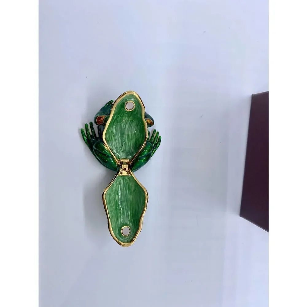 Taylor Avedon frog - Picture 2 of 5